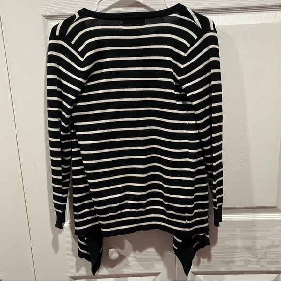 LOVE CULTURE Women’s Black & White Striped Long-Sleeve Cardigan Sweater - size S - Picture 3 of 5